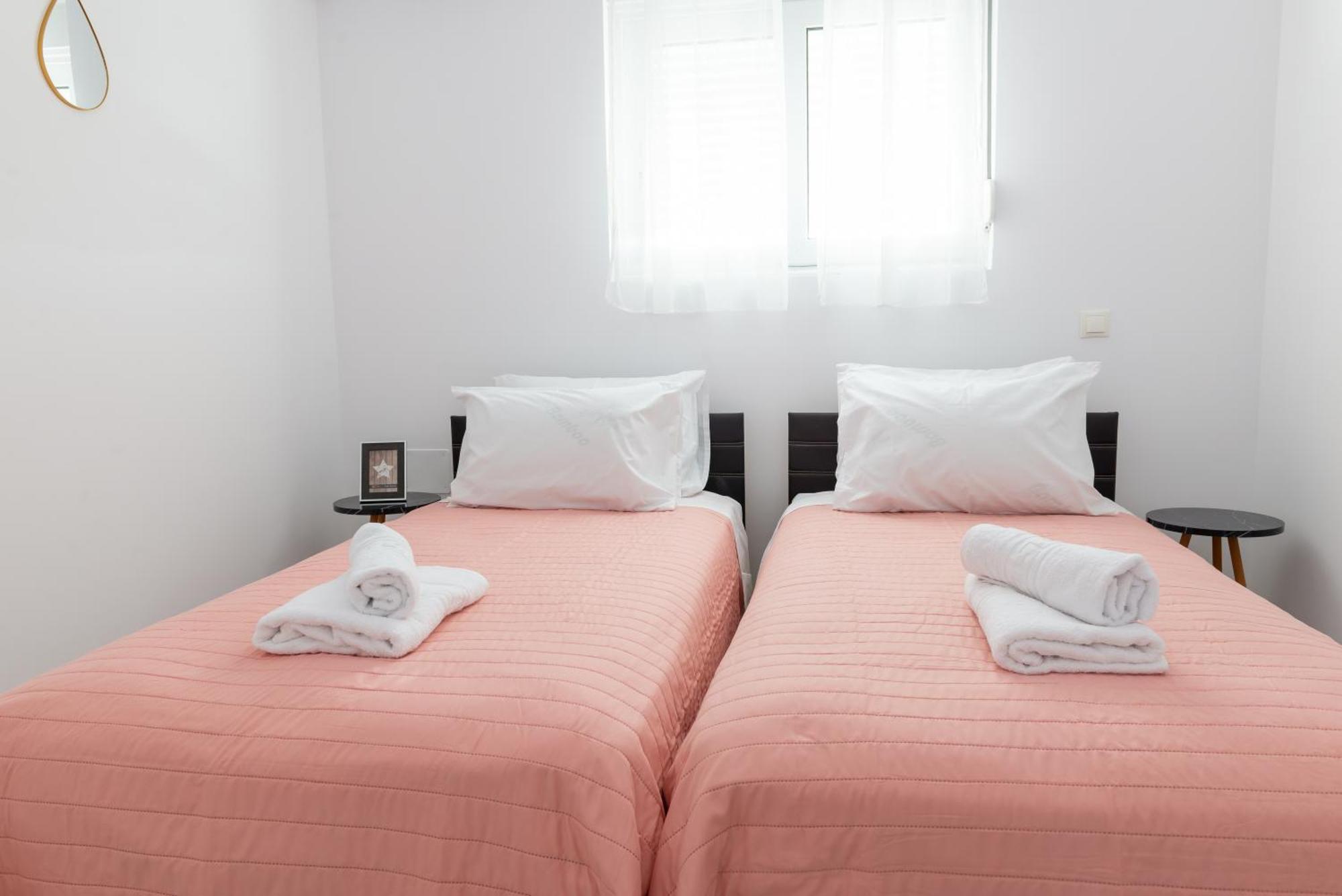 Katerina & Stefanos Family Apartments Archangelos  Eksteriør billede