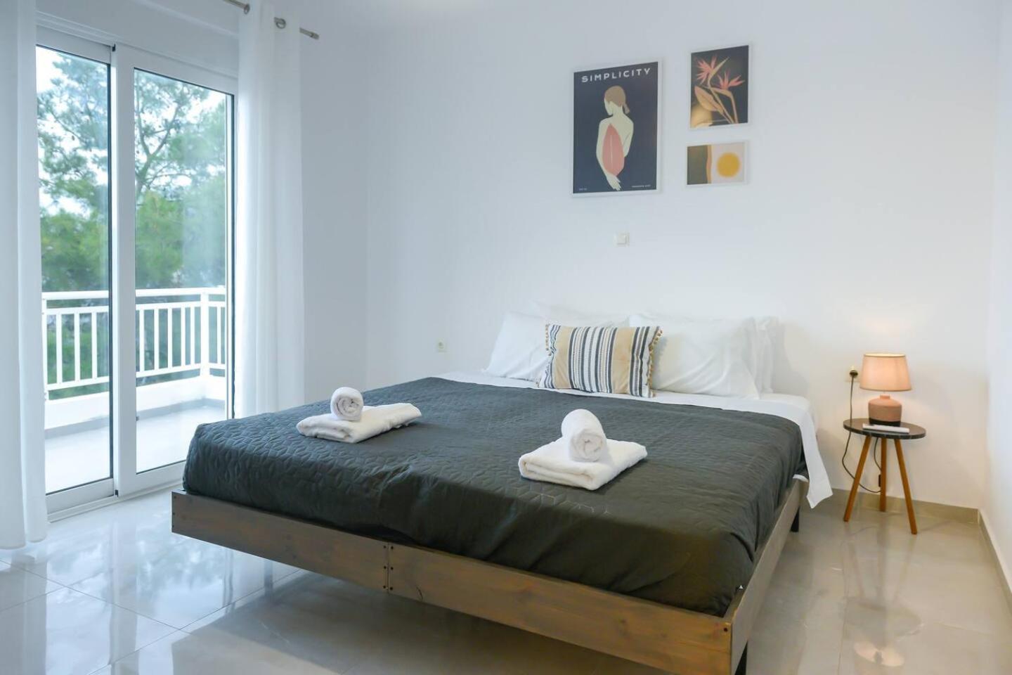 Katerina & Stefanos Family Apartments Archangelos  Eksteriør billede